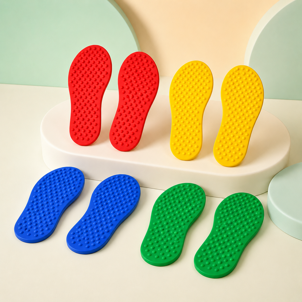 Peças coloridas em formato de pés para brinquedo sensorial infantil