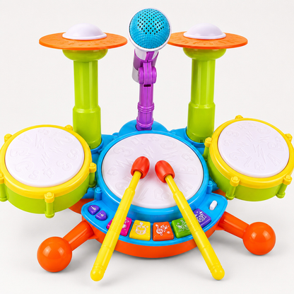 Bateria infantil musical com microfone com peças organizadas para entender o conteúdo do conjunto