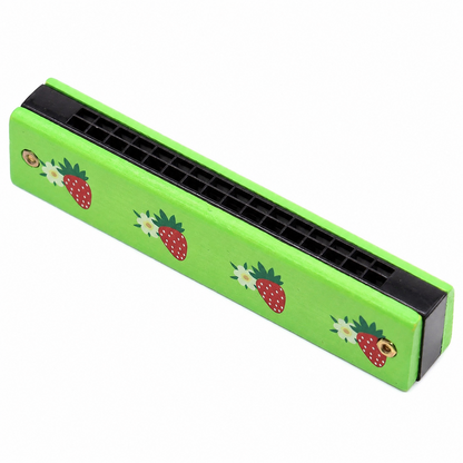 Gaita infantil de madeira verde com morangos — 1500 x 1500