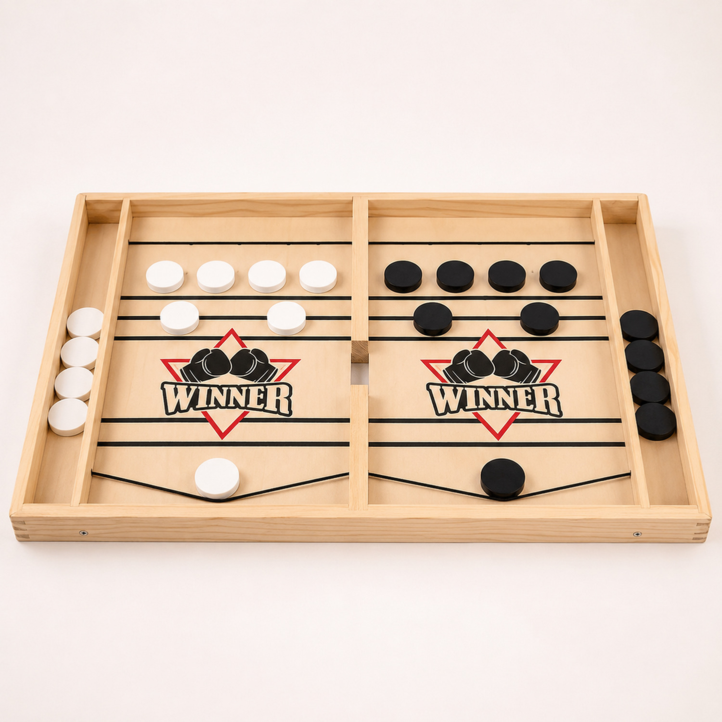 Close de jogo de mesa hockey estilingue infantil destacando cores e detalhes importantes do produto