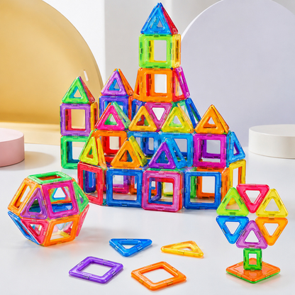 Brinquedo magnético de montar 84 peças em cenário infantil para visualizar a proposta de brincadeira