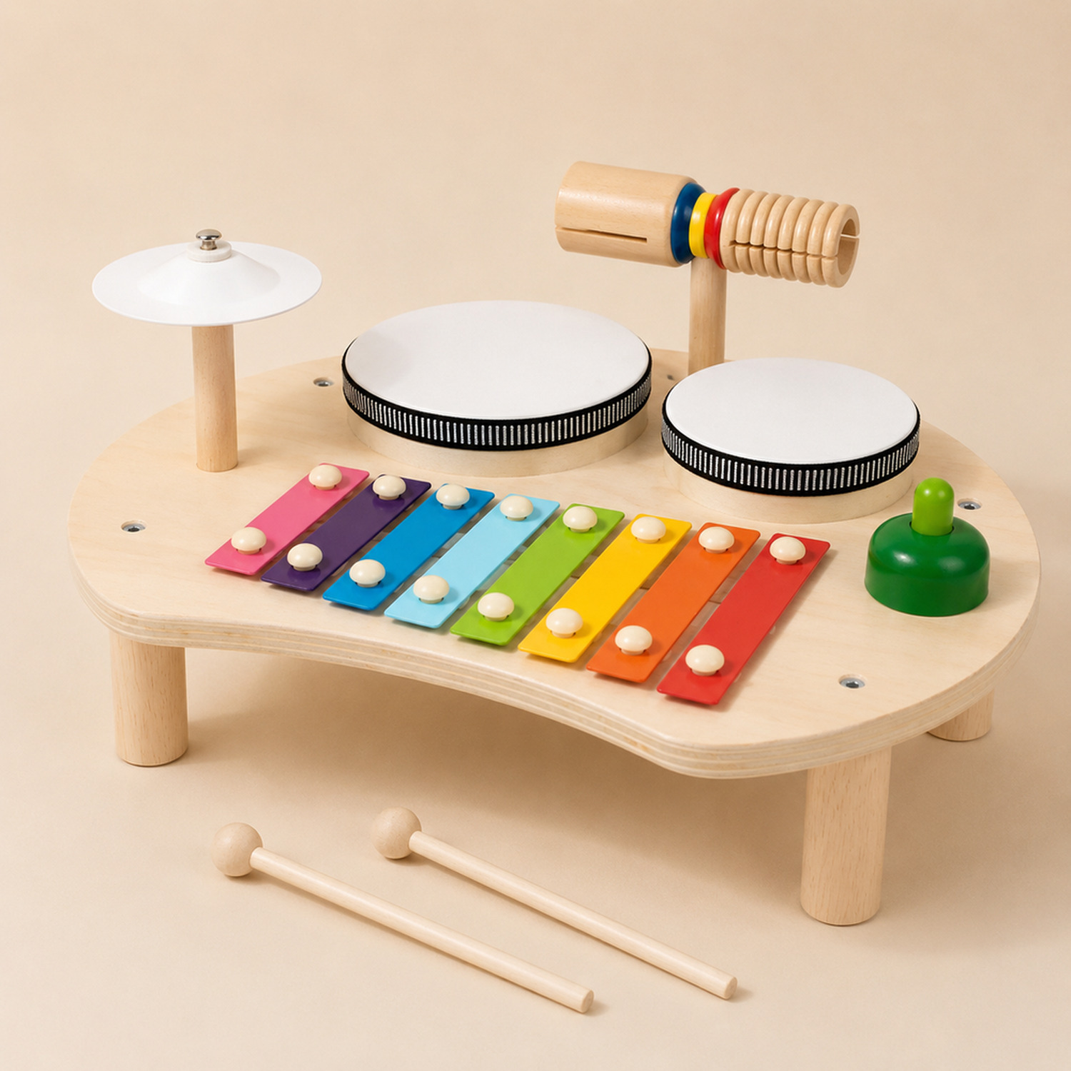 Mesa musical Montessori de madeira em destaque mostrando cores, peças e acabamento do brinquedo