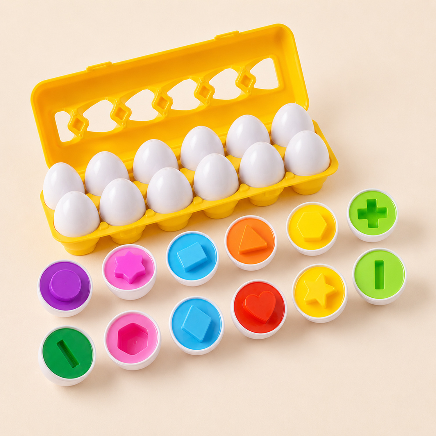 Ovos de encaixe Montessori com formas geométricas coloridas