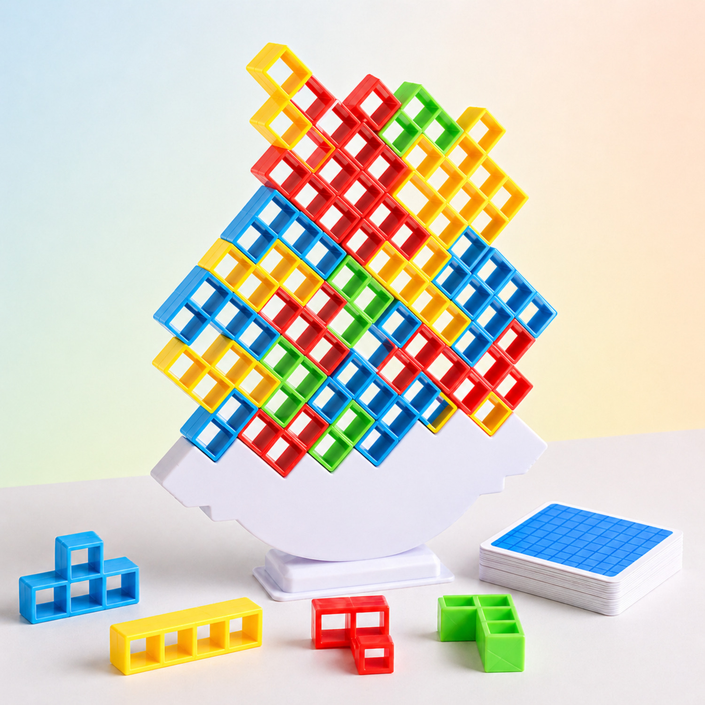 Torre Tetris de equilíbrio colorida com peças e cartas em pedestal